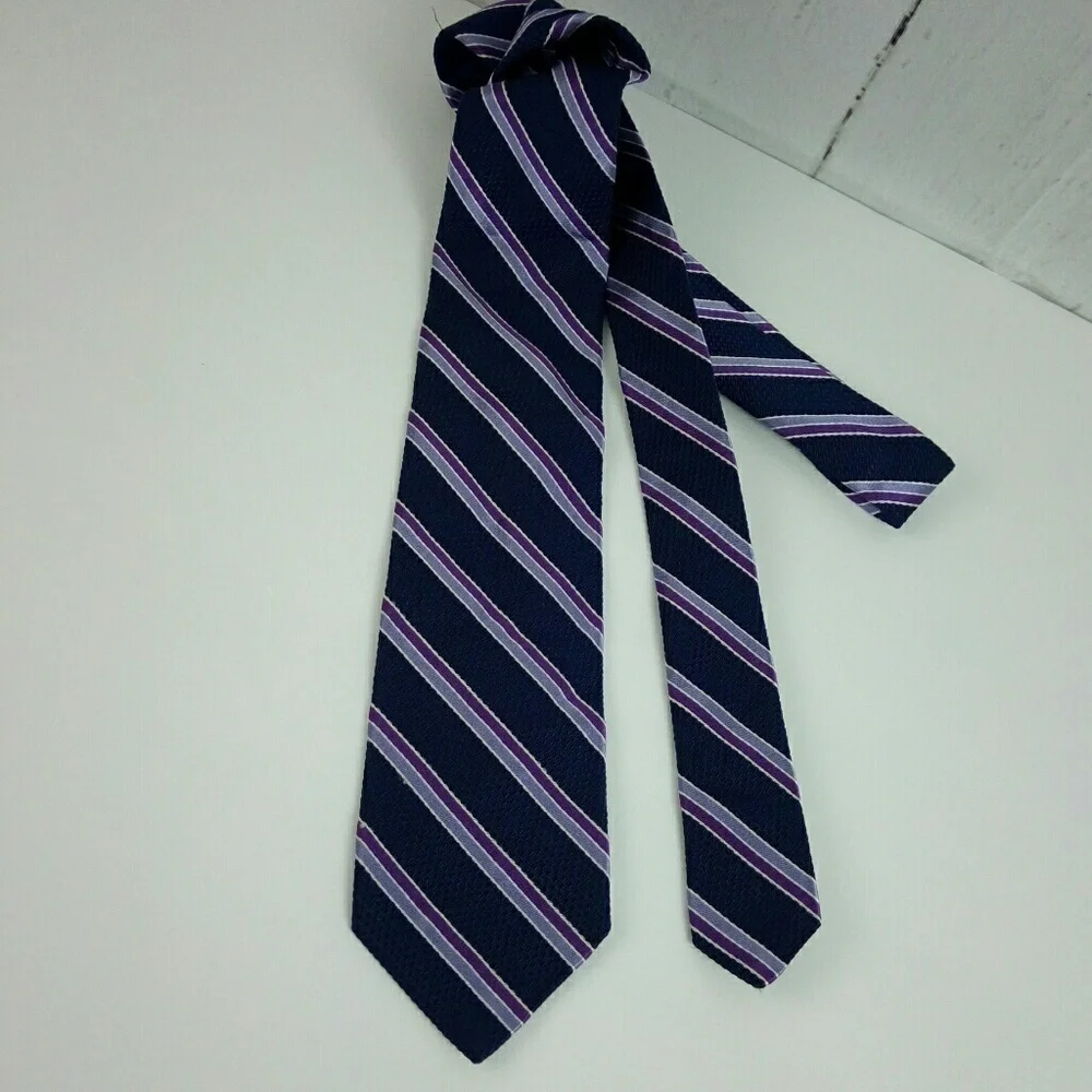Brooks Brothers Irregular Silk Blue Stripe Tie